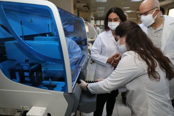 Çin aşısının antikor başarı oranı açıklandı! Aş uygulanan sağlıkçıların antikoru yüzde 98.2 tespit edildi