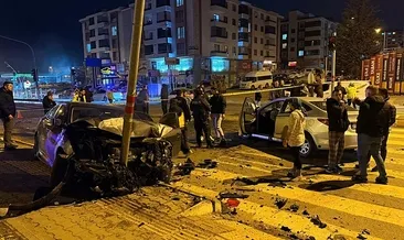 Tunceli’de iki otomobil kafa kafaya çarpıştı: 4 yaralı #tunceli