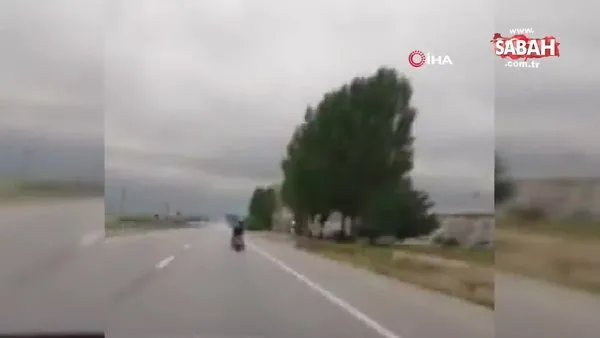 Eskişehir'de motosiklet üzerinde yaptığı hareketlerle tehlike saçan trafik magandası kamerada!