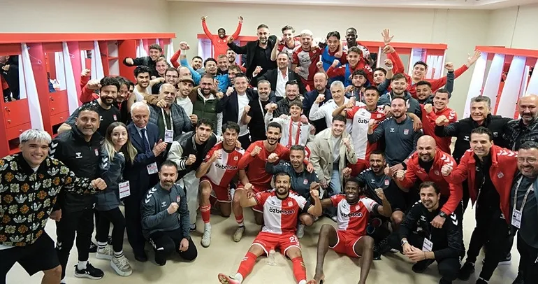 Sivas 10 kişiyle Manisa’yı devirdi