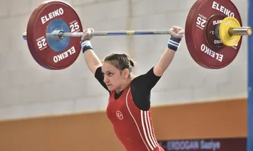 Şaziye’den 3 altın madalya