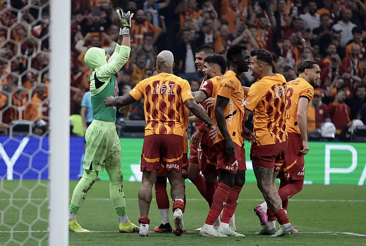 Galatasaray’dan kaleci operasyonu! Muslera’nın veda paylaşımına yorum yaptı…