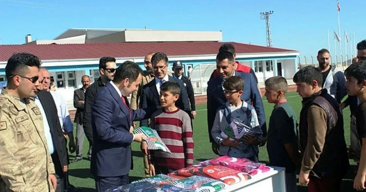 Ergani’de 550 öğrenciye spor malzemesi dağıtıldı