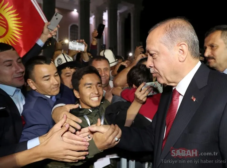 Bişkek sokaklarında Başkan Erdoğan'a sevgi seli