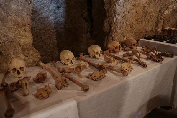 3500 yıllık antik mezar bulundu