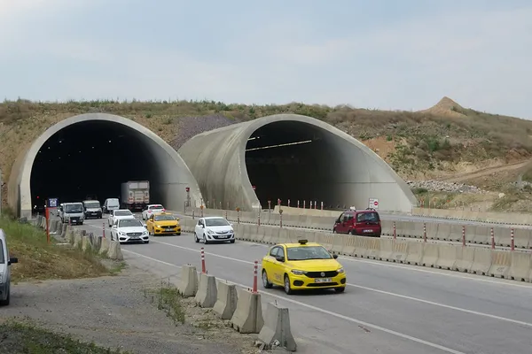 CHP’li Levent Üzümcü’nün tünel paylaşımı şikayetine ders gibi karar! Dalga geçip yorumlardan şikayetçi olmuştu