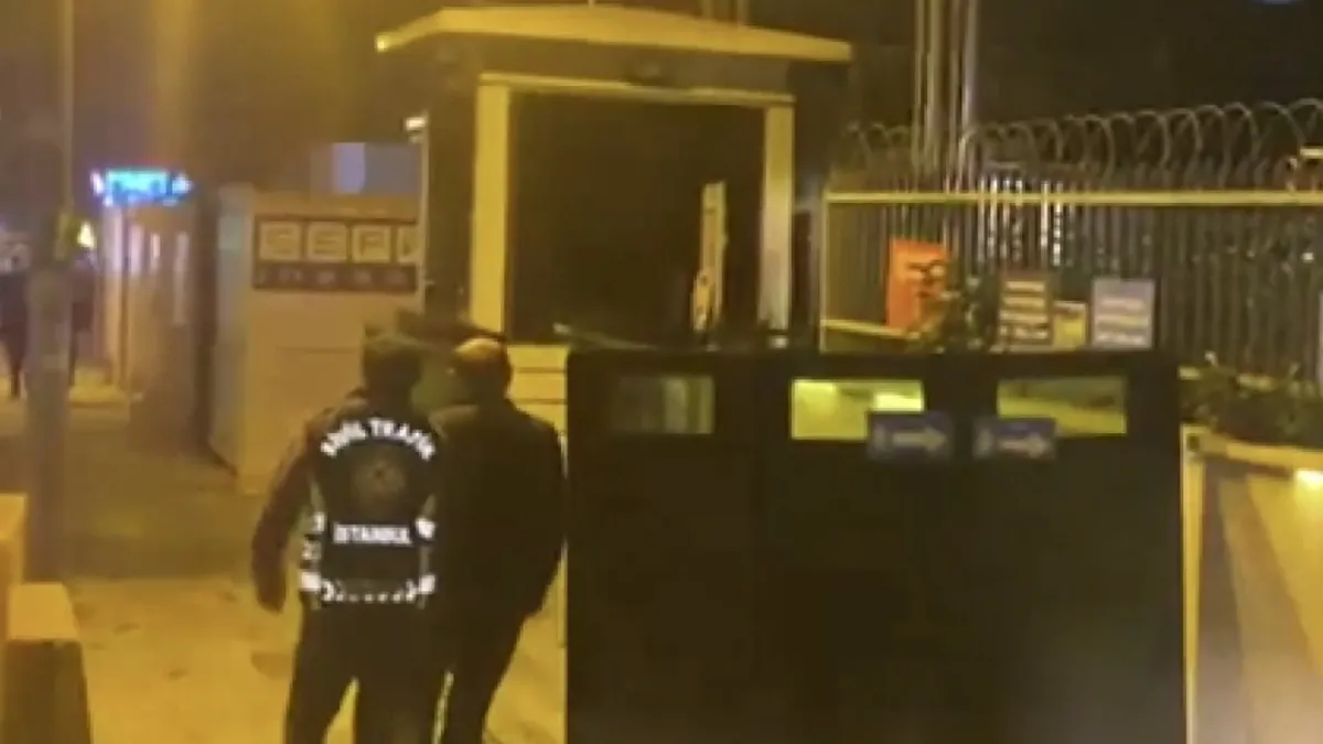 Kadıköy’de sokak ortasında sopalı kavga: o anlar kamerada! Kadıköy’de sokak ortasında sopalı kavga: o anlar kamerada!