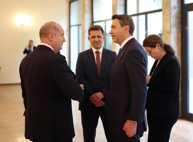 bakan-bayraktar-bulgaristanli-mevkidasi-ile-gorustu-1783365265294.jpg Bakan Bayraktar, Bulgaristanlı mevkidaşı ile görüştü!