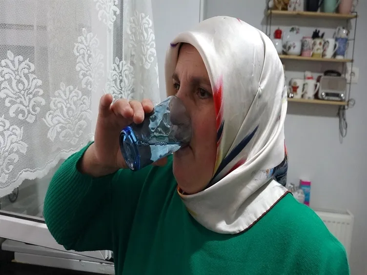 30 yıl önce kaynanasından gördü: Gizli gizli her yemeğe katıyor! Evdekilere zorla içirdim