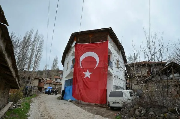 Şehit Hidayet Tokmak memleketi Çorum'da son yolculuğuna uğurlandı