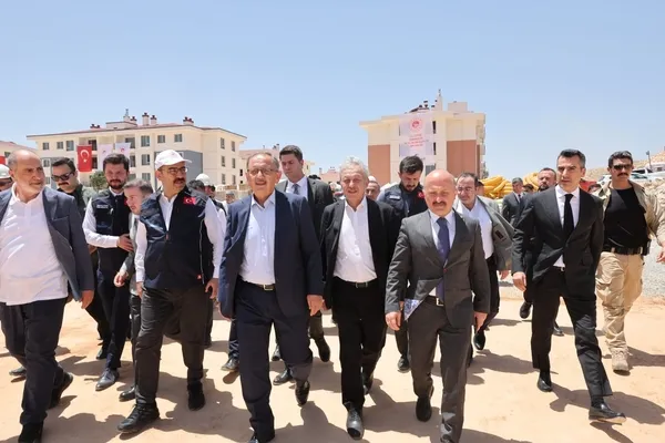 bakan-ozhaseki-kalici-deprem-konutlarinin-tamamini-2025-sonuna-kadar-teslim-edecegiz-1718381208819.jpg