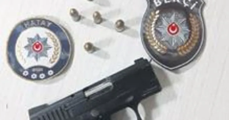 Ruhsatsız tabanca ile yakalandılar