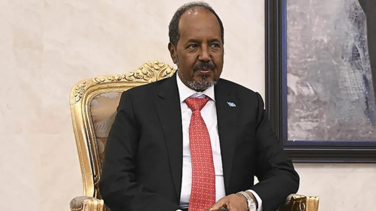 Somali Cumhurbaşkanı Mahmud’un konvoyuna bombalı saldırı düzenlendi Somali Cumhurbaşkanı Mahmud’un konvoyuna bombalı saldırı düzenlendi