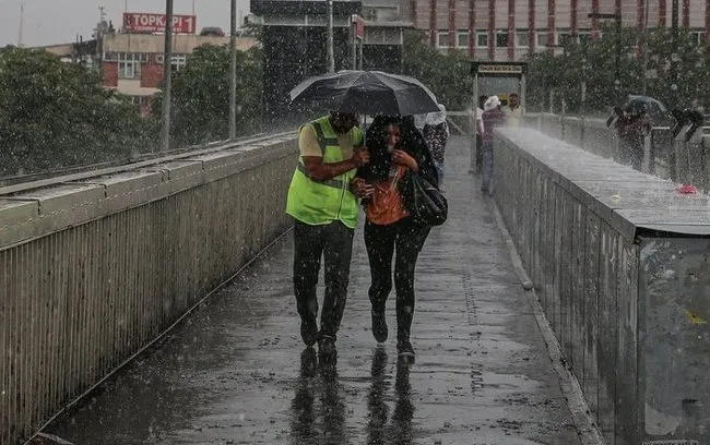 SON DAKİKA | Meteoroloji uyardı! Kuvvetli sağanak ve fırtına kapıda! O tarihlerde şemsiyesiz çıkmayın