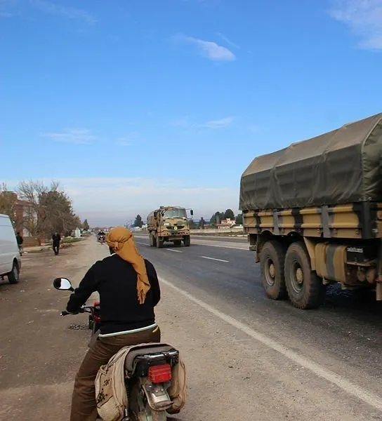 Son dakika: Terör örgütü YPG Kamışlı’da hendek kazıyor
