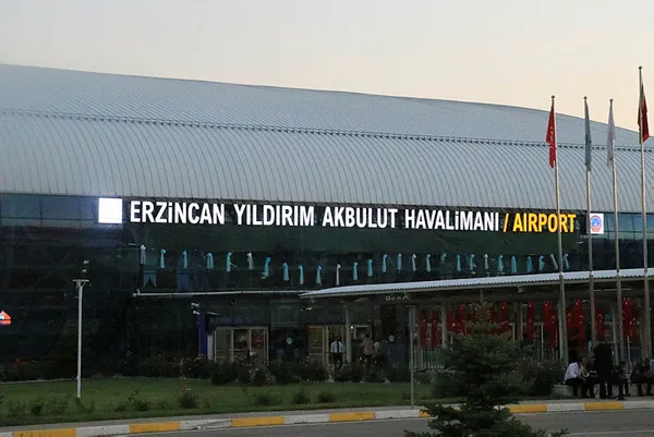 erzincan-havalimaninin-ismi-erzincan-yildirim-akbulut-olarak-degistirildi-1626812190020.jpg