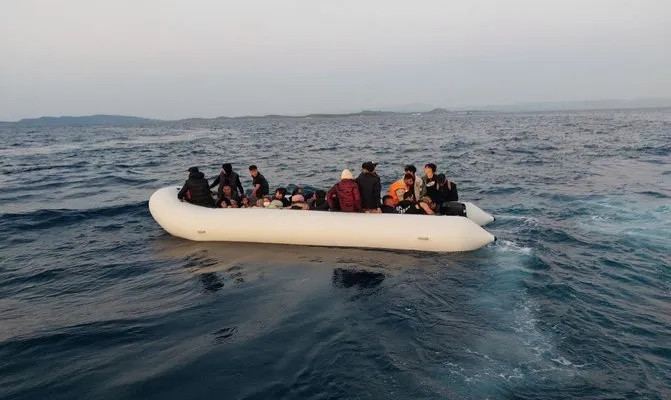 Ayvalık’ta beraberinde 63 çocuğun bulunduğu 68 düzensiz göçmen yakalandı