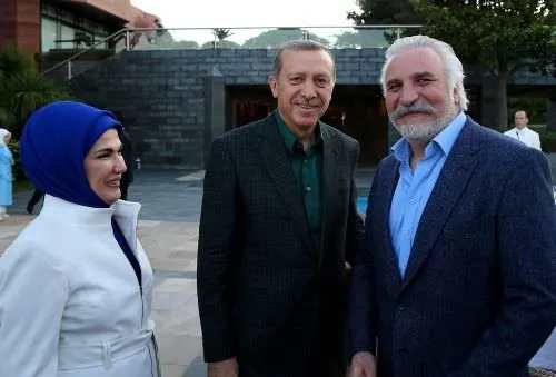 Cumhurbaşkanı Erdoğan sanatçılarla iftar yaptı