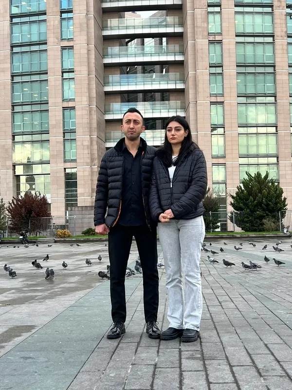 bocek-ailesi-ilk-degildi-3-yasinda-hayatin-kaybeden-minik-karanin-ailesinden-aciklama-1763977135732.jpg SON DAKİKA: Böcek ailesi ilk kurban değildi! Minik Karan'ın ailesinden açıklama: