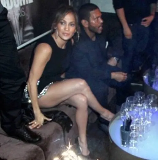 Jennifer Lopez'den bacak şov