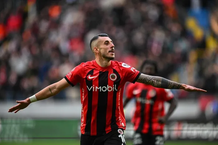 transfer-resmen-aciklandi-metehan-mimaroglu-trabzonsporda-1782489497898.jpeg