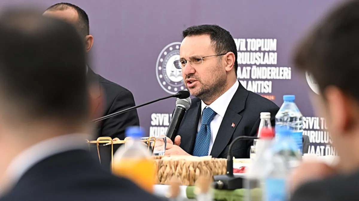 Bakan Gürlek: “Şehitlerimizi incitecek bir düzenleme yapmadık” Bakan Gürlek: “Şehitlerimizi incitecek bir düzenleme yapmadık”
