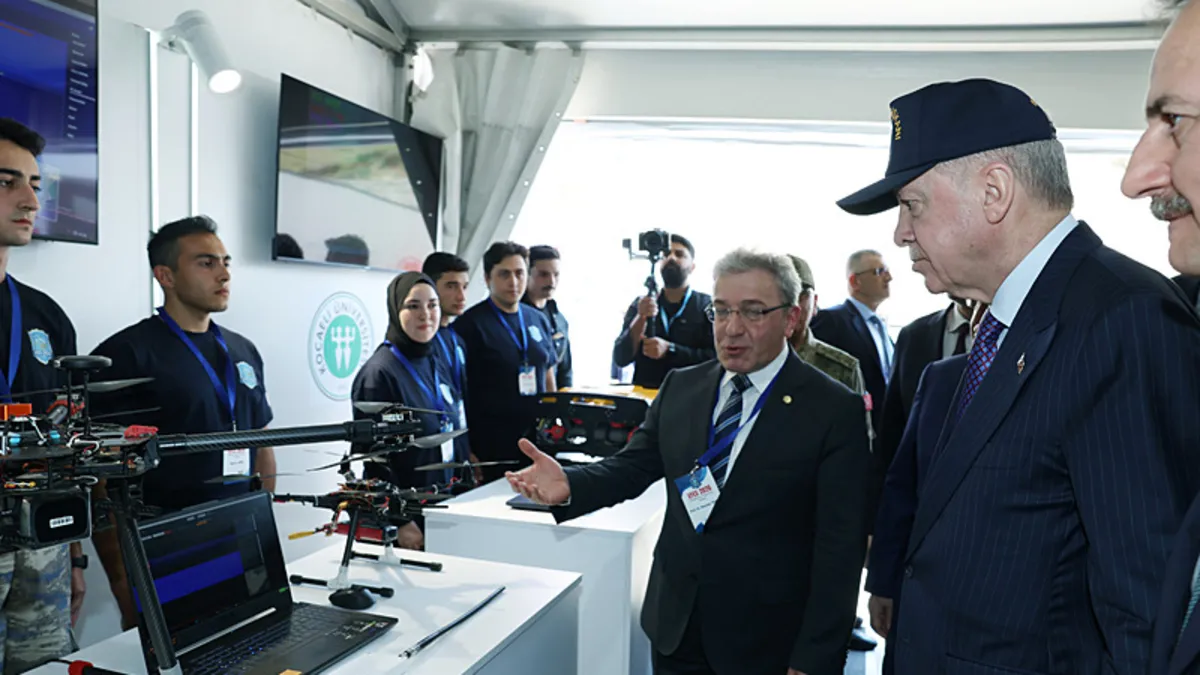 Başkan Erdoğan, EFES-2026 Savunma Sanayi Sergisi'ni ziyaret etti