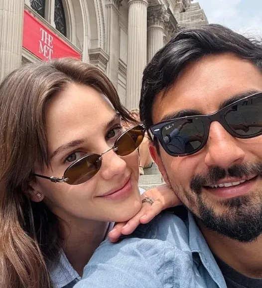 Roma sokaklarında aşk! Alina Boz ve Umut Evirgen’den romantik pozlar