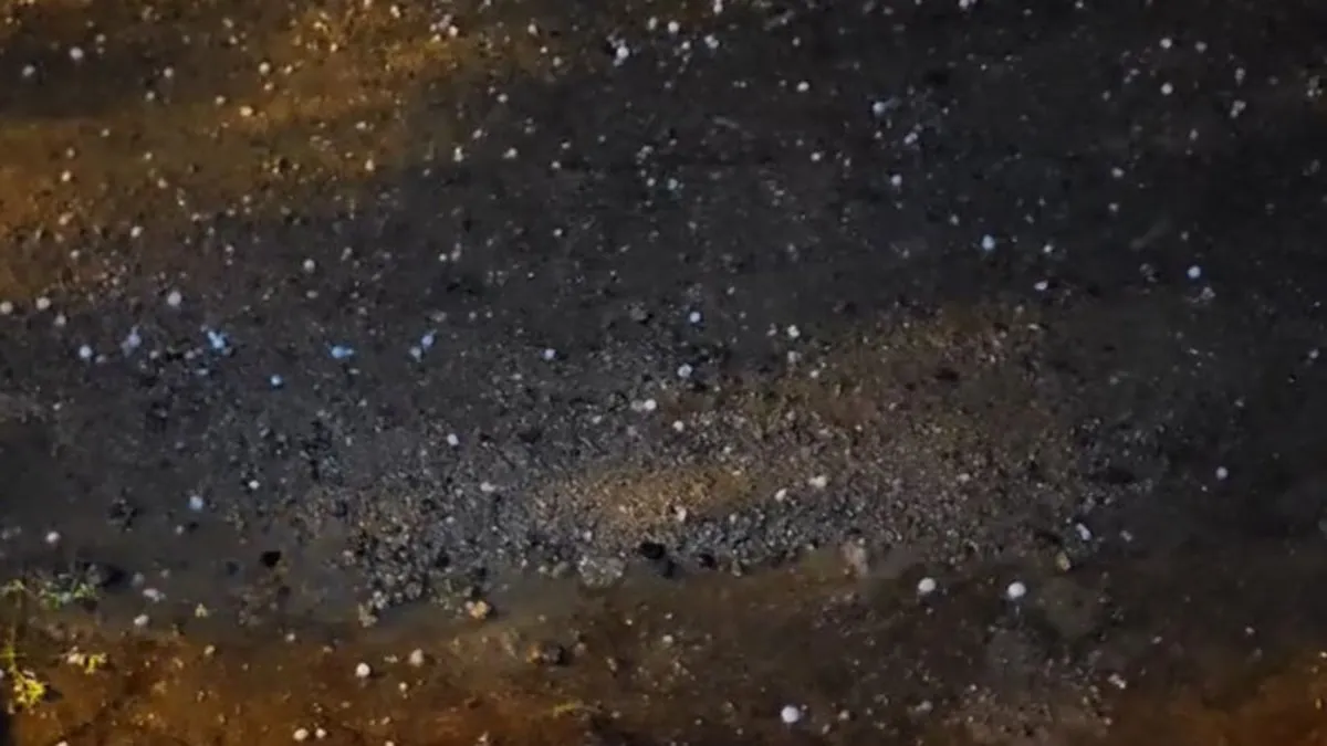 Şemdinli’de misket büyüklüğünden dolu yağdı Şemdinli’de misket büyüklüğünden dolu yağdı