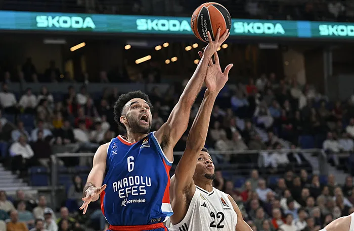 thy-euroleague-anadolu-efes-real-madridi-devirdi-1731649967735.jpeg