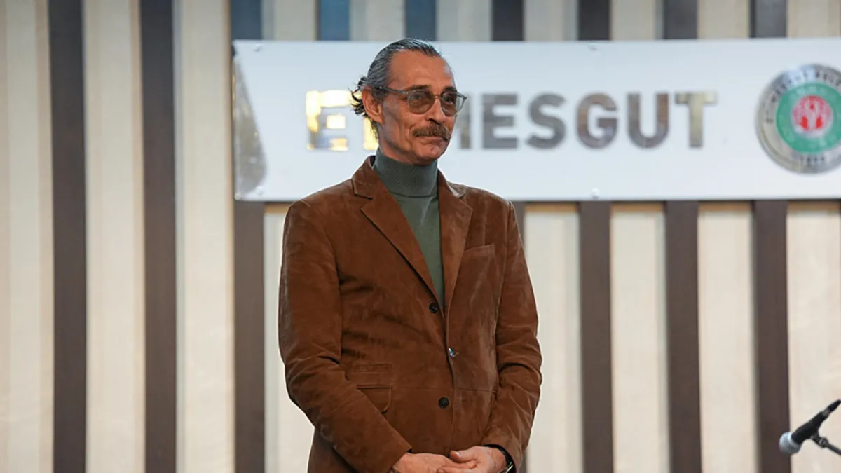 Erdal Beşikçioğlu’ndan Behzat Ç.’ye kepçe kıyağı: Mesai saatinde hem kendi hem de belediye ekipmanları dizi setinde!