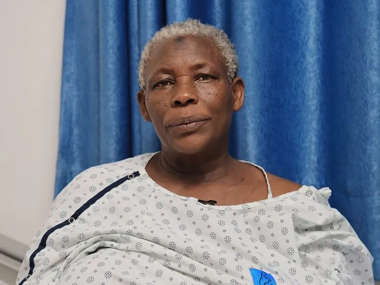 Tıp tarihine adını yazdırdı! 70 yaşında ikiz annesi olan kadın sosyal medyaya damga vurdu