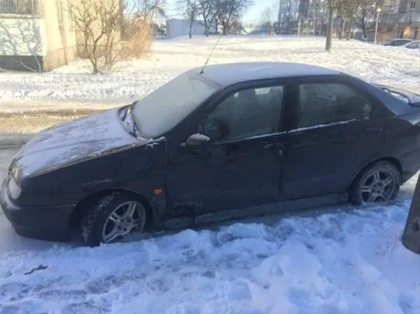 Arabalar buz tuttu