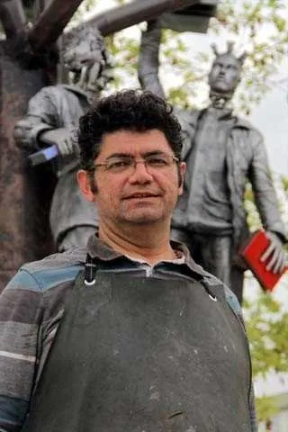 Eski arabadan sanat eseri yaptı