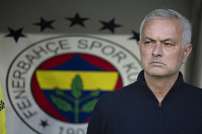 jose-mourinho-gelecek-sezon-fenerbahcede-kalacak-mi-olay-aciklama-1746387641764.jpg