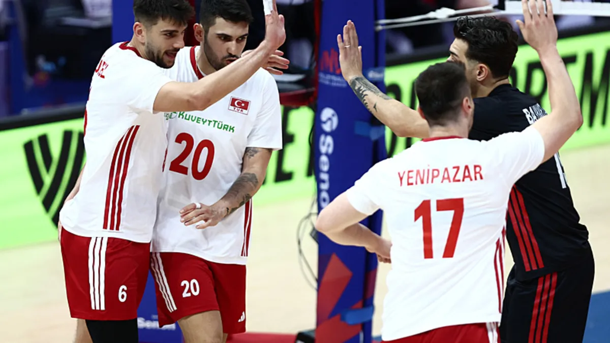 A Milli Erkek Voleybol Takımı oyuncuları maç öncesi
