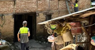 Kandıra'da ahşap ev çöktü! Duman ailesi sokakta kaldı #kocaeli