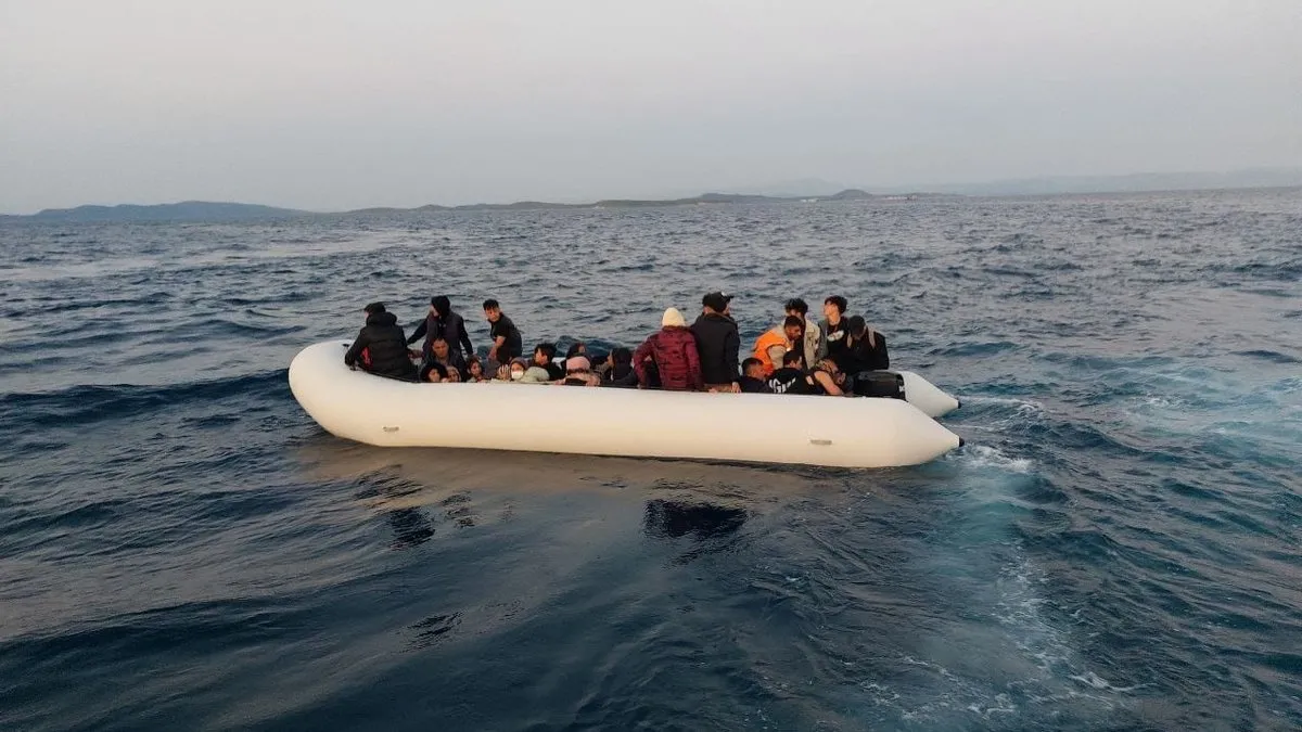 Ayvalık ta beraberinde 63 çocuğun bulunduğu 68 düzensiz göçmen yakalandı