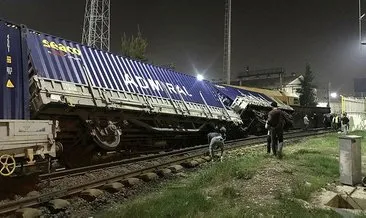 İzmir’de, yük treni devrildi