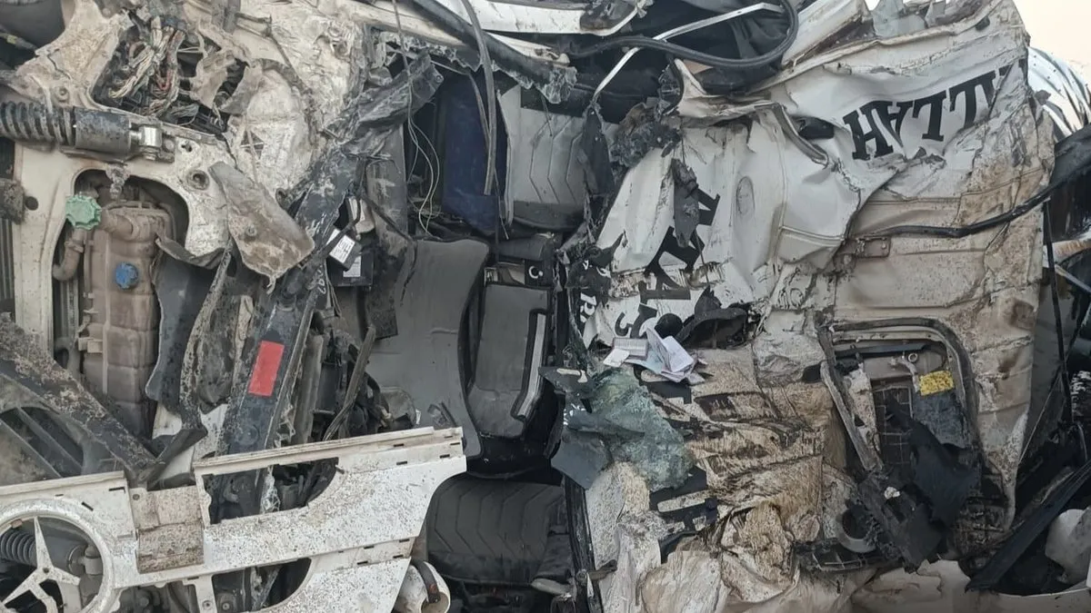 Artuklu’da akaryakıt yüklü tanker park halindeki 2 tankere çarptı! 1 yaralı