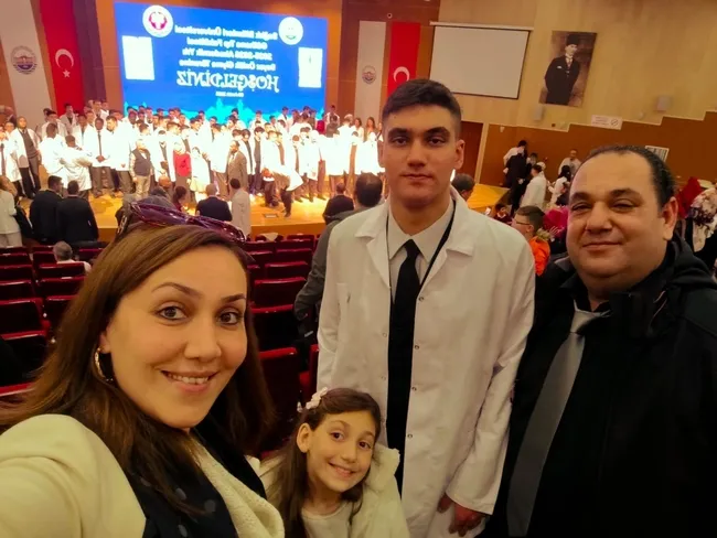 son-dakika-yuruyus-yapmak-icin-parka-gitti-komaya-girdi-fizik-ogretmeni-cumhur-ozturk-yasam-savasi-veriyor-1790396488774.jpg