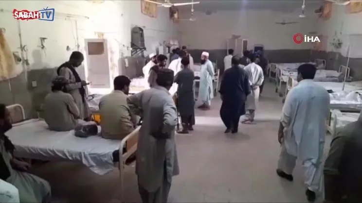 Pakistan'da okul otobüsüne bombalı saldırı: 5 ölü | Video