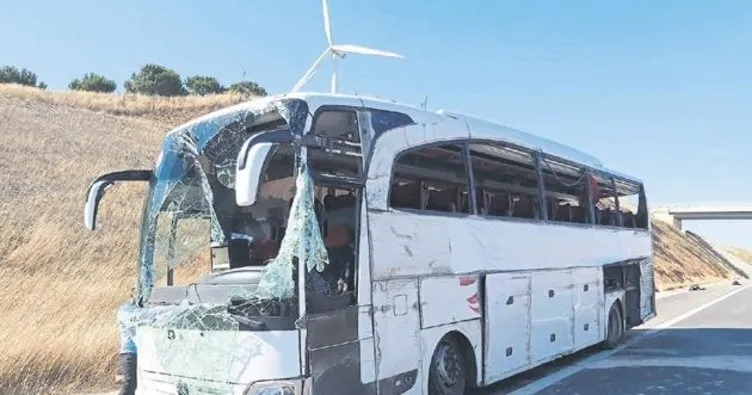 Balıkesir’de trafik kazası: 33 yaralı