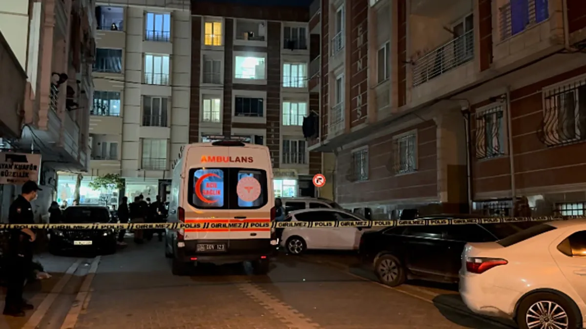 Fatih'in ardından bir zehirlenme faciası da Esenyurt'ta! 1'i bebek 4 kişi hastaneye kaldırıldı Fatih'in ardından bir zehirlenme faciası da Esenyurt'ta! 1'i bebek 4 kişi hastaneye kaldırıldı