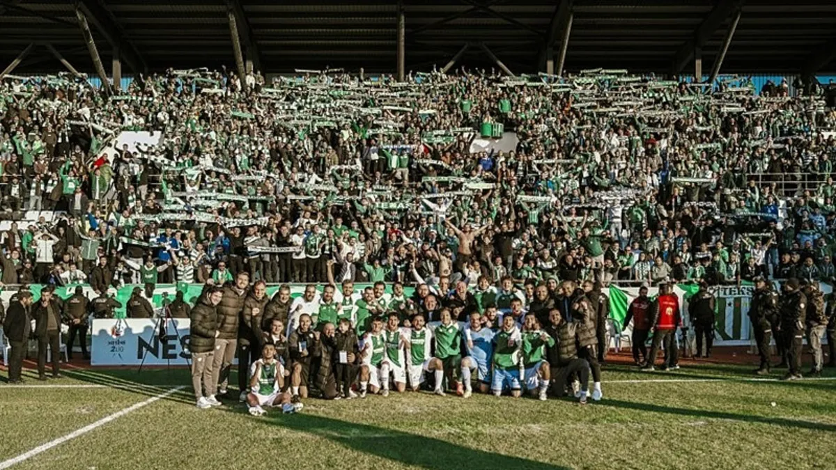 Bursaspor-Shakhtar Donetsk maçına yoğun ilgi! Bursaspor-Shakhtar Donetsk maçına yoğun ilgi!
