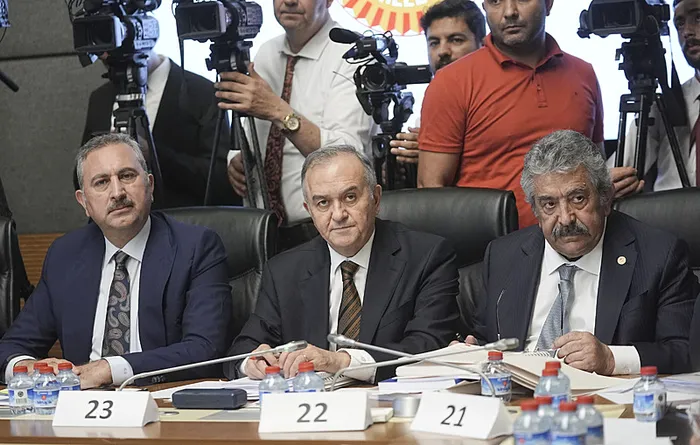 son-dakika-terorsuz-turkiye-surecinde-yeni-gelisme-kanun-teklifi-adalet-komisyonunda-kabul-edildi-1786176597050.jpg