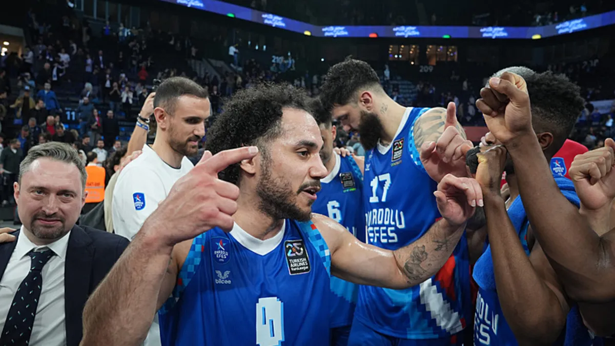 Anadolu Efes kazanmaya devam etti! Anadolu Efes kazanmaya devam etti!