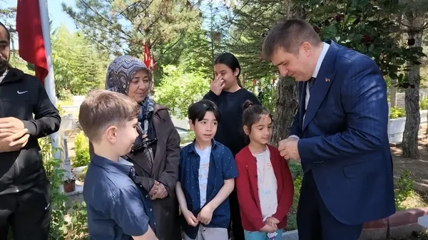 kirikkalede-sehitlik-ziyareti-1779801786907.jpg