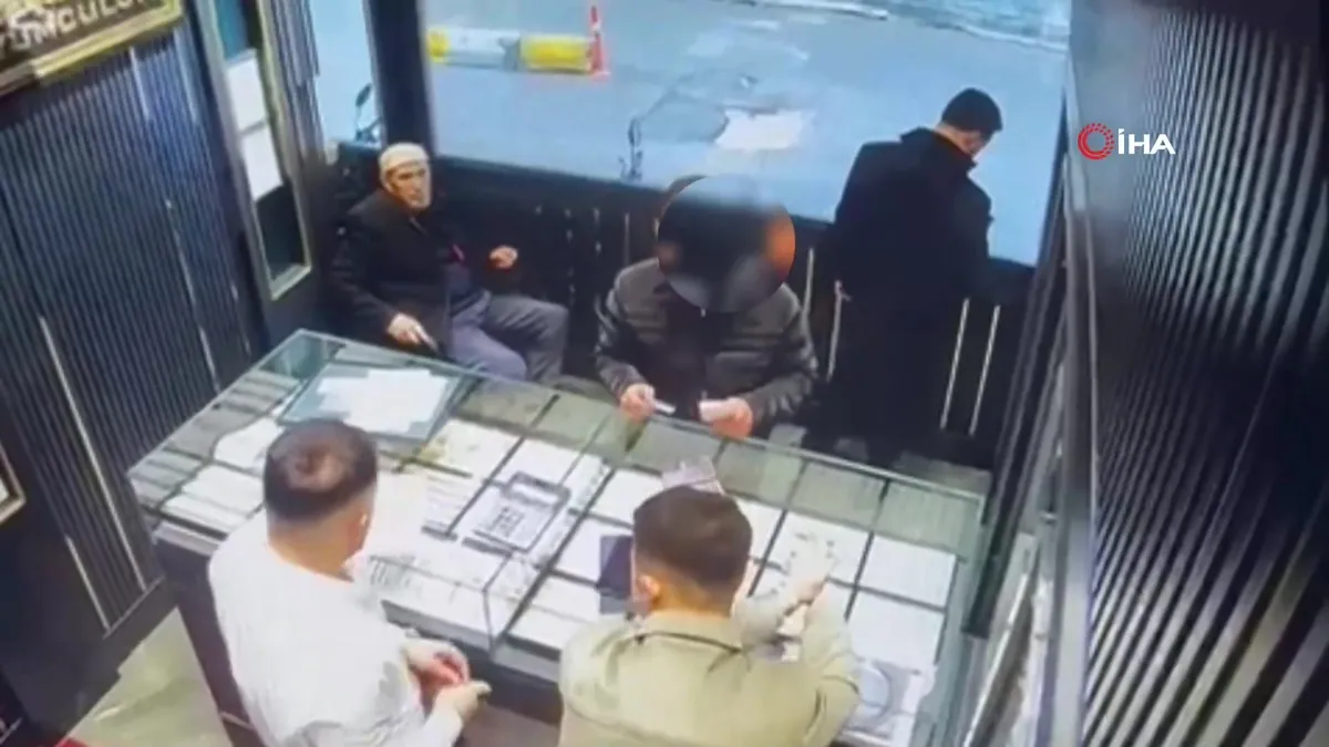 Tatvan’da sahte altın operasyonu: 3 şüpheli gözaltında | Video videosunu izle Tatvan’da sahte altın operasyonu: 3 şüpheli gözaltında | Video videosunu izle