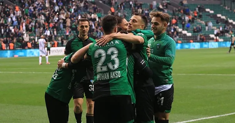 Bol gollü maçta Kocaelispor, Bandırmaspor’u rahat geçti!